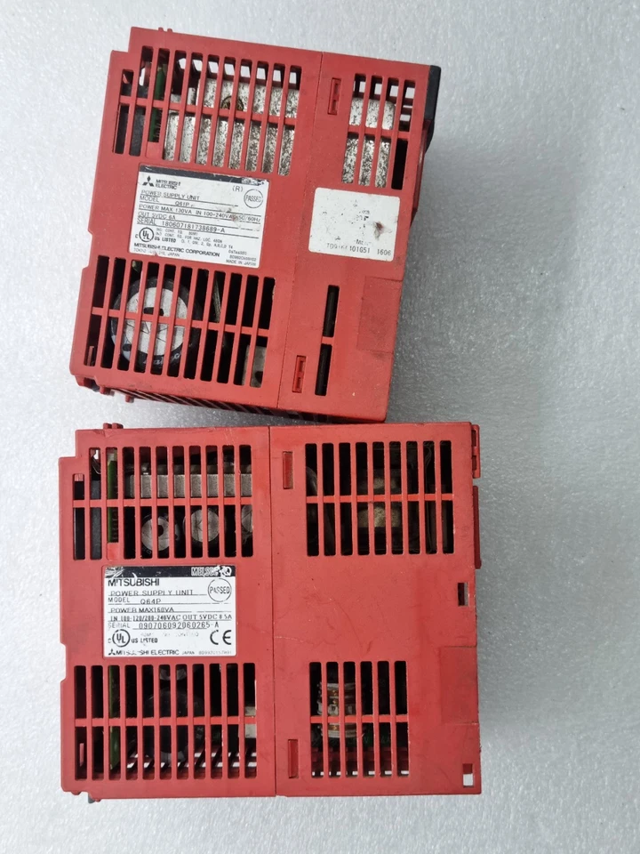 LOT OF 2 MITSUBISHI POWER SUPPLY UNIT Q64P & Q61P 100-240VAC/200-240VAC